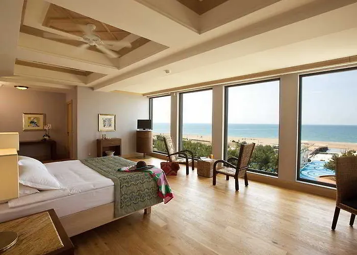 Hotel Lykia World Antalya 3*